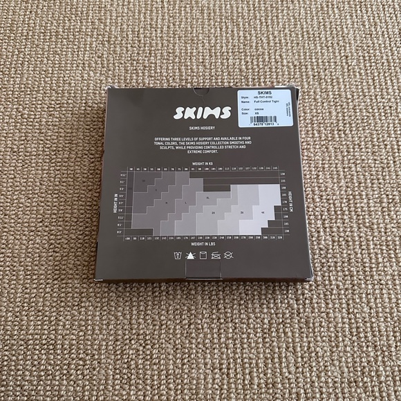 Kim Kardashian Skims Cocoa Full Control Tights Hosiery, Size XS NWT - Picture 2 of 3